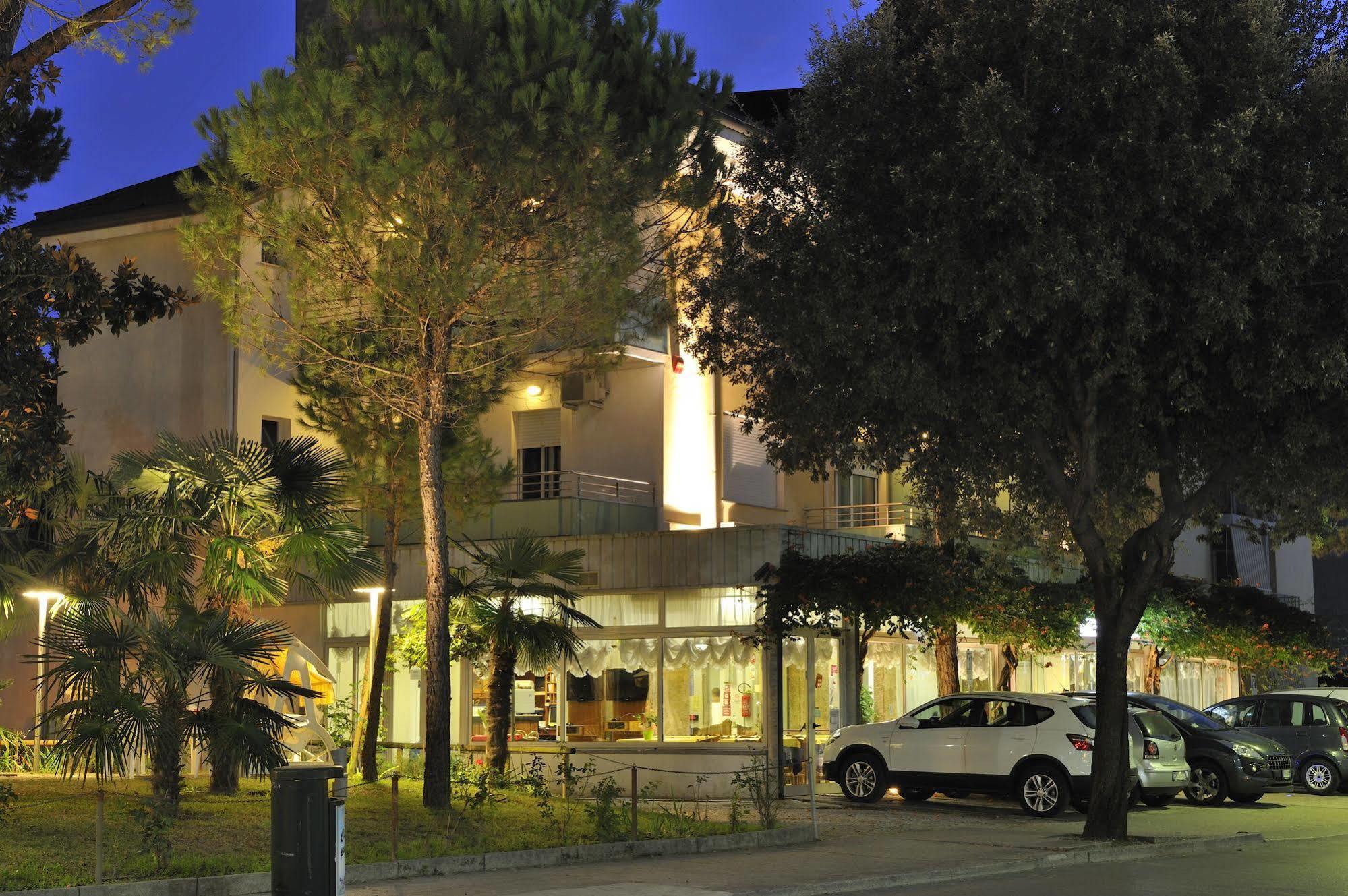 Hotel Mimosa Λινιάνο Σαμπιαντόρο Εξωτερικό φωτογραφία